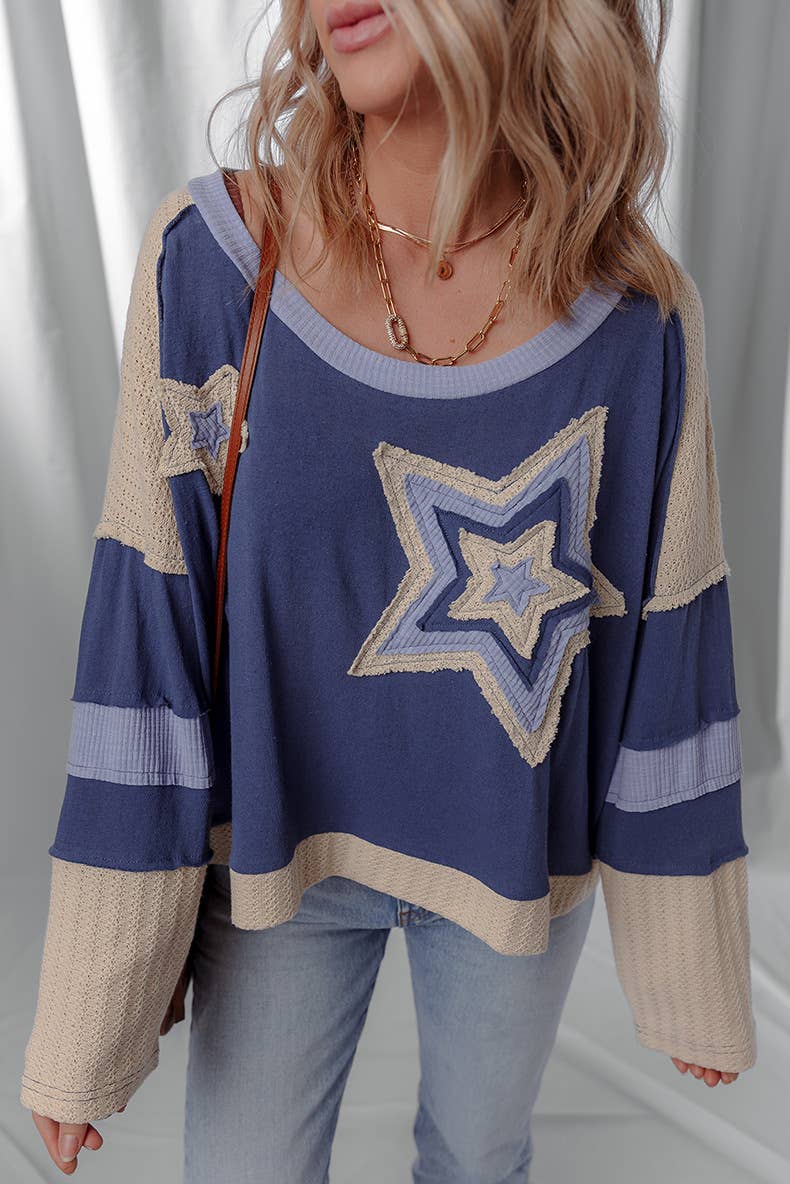 Round neckline in contrasting colors knit top