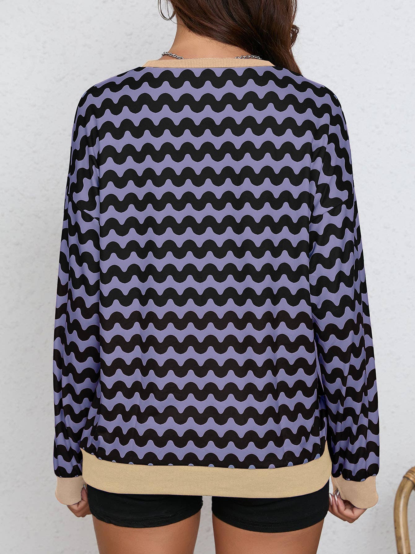Wavy color-blocked long-sleeved sweatshirt