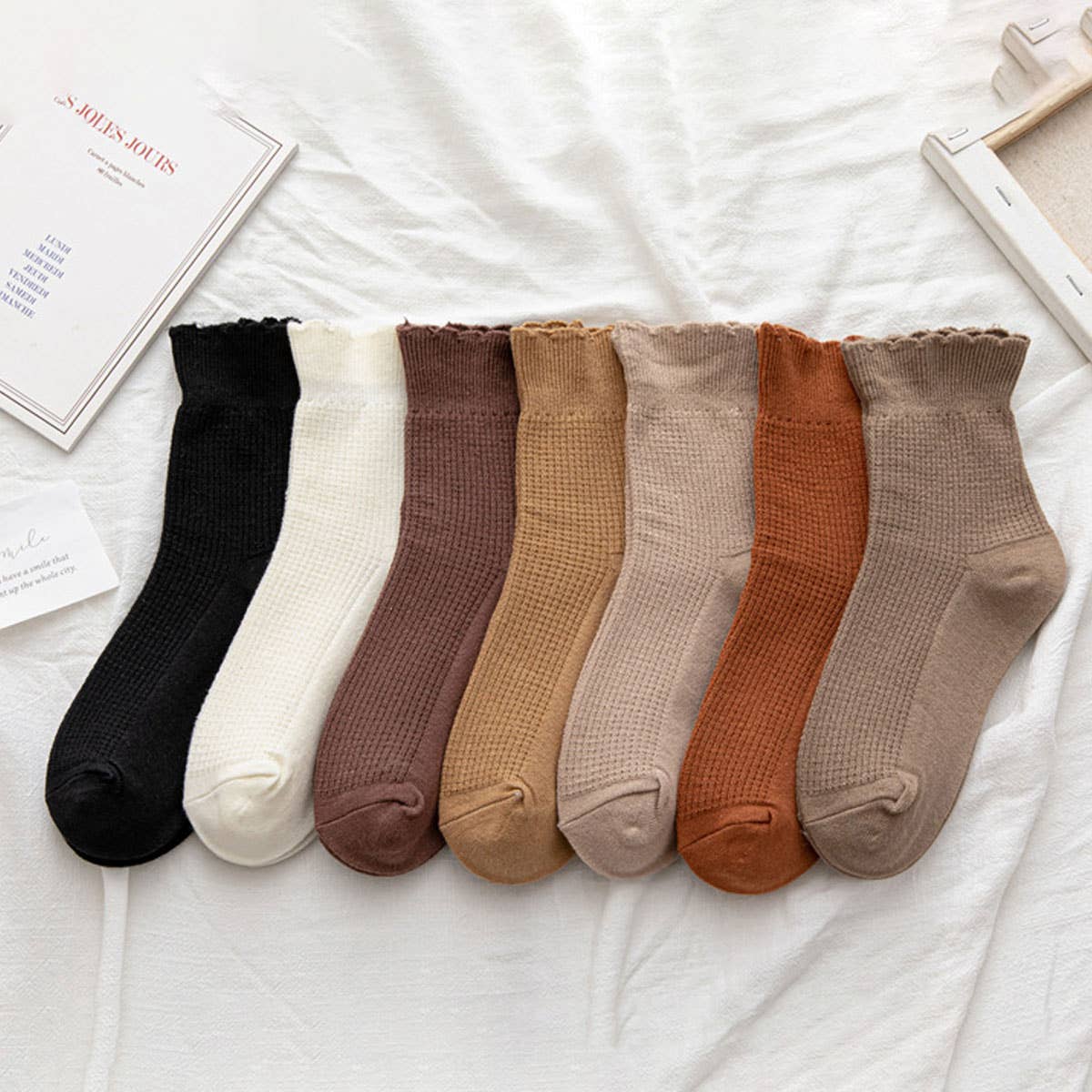 RUFFLED SOLID COLOR MID-TUBE SOCKS FOR WOMEN