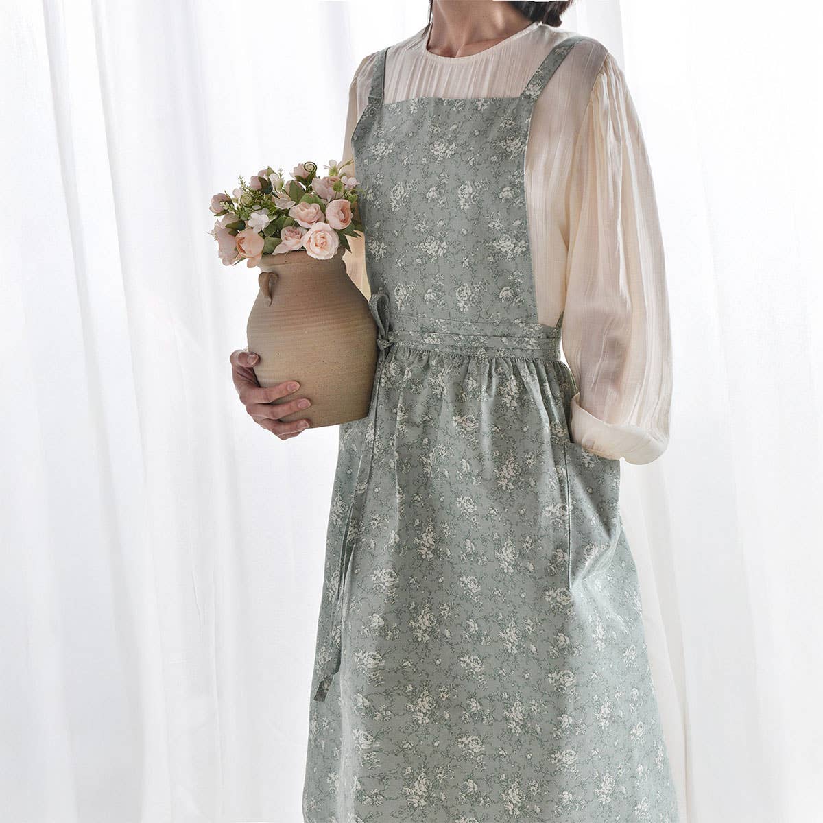 Extended Floral Print Linen Aprons with pockets_CWMM3304