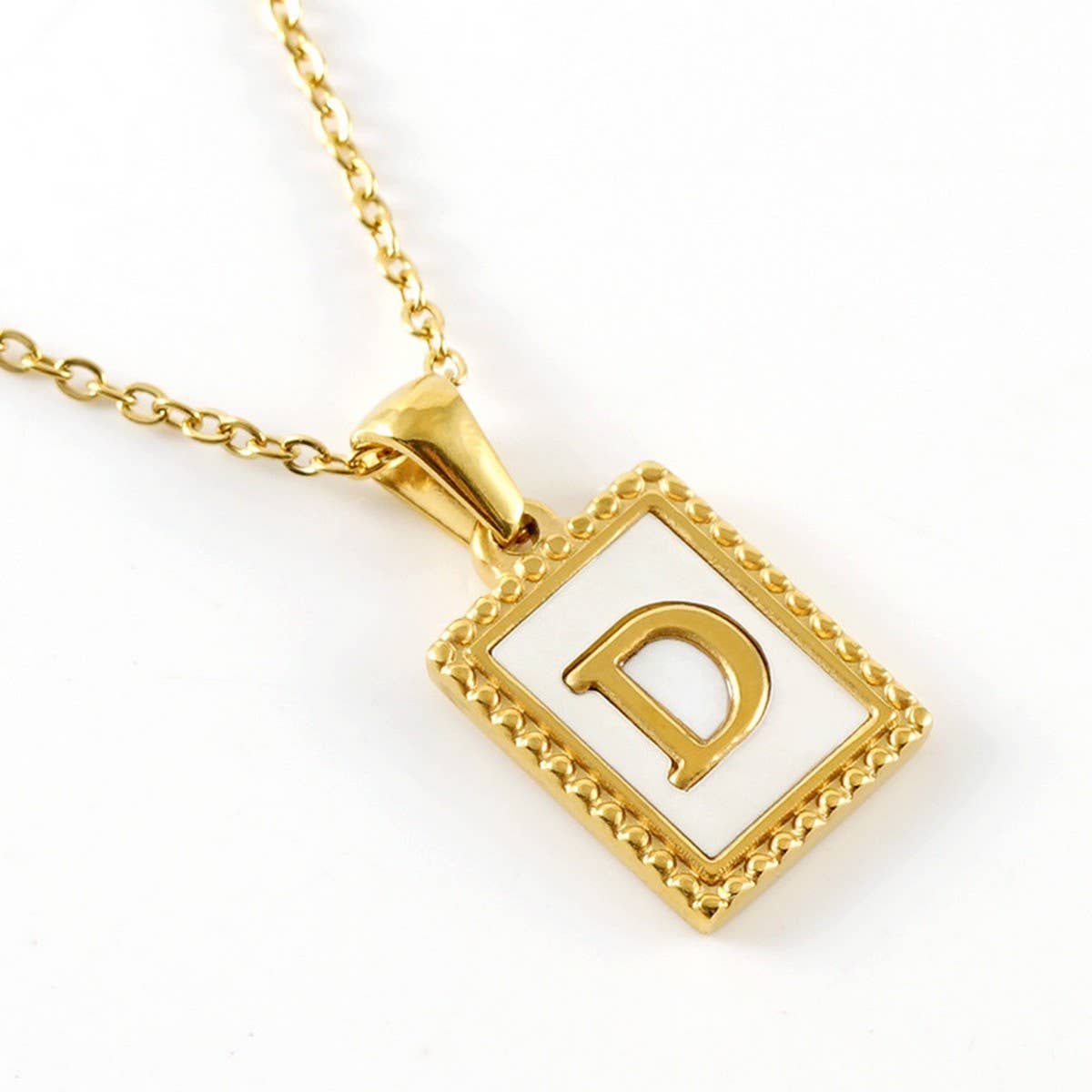 18K GOLD STAINLESS STEEL LETTER SHELL NECKLACE_CWAJE0685