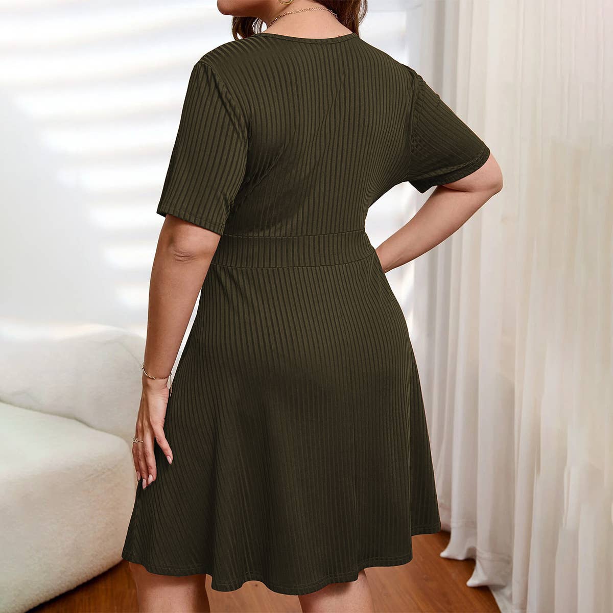 OVERSIZED SOLID COLOR KNITTED DRESS_CWDSD3322