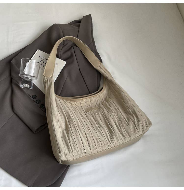 Large-capacity lightweight hand-held cloth bag