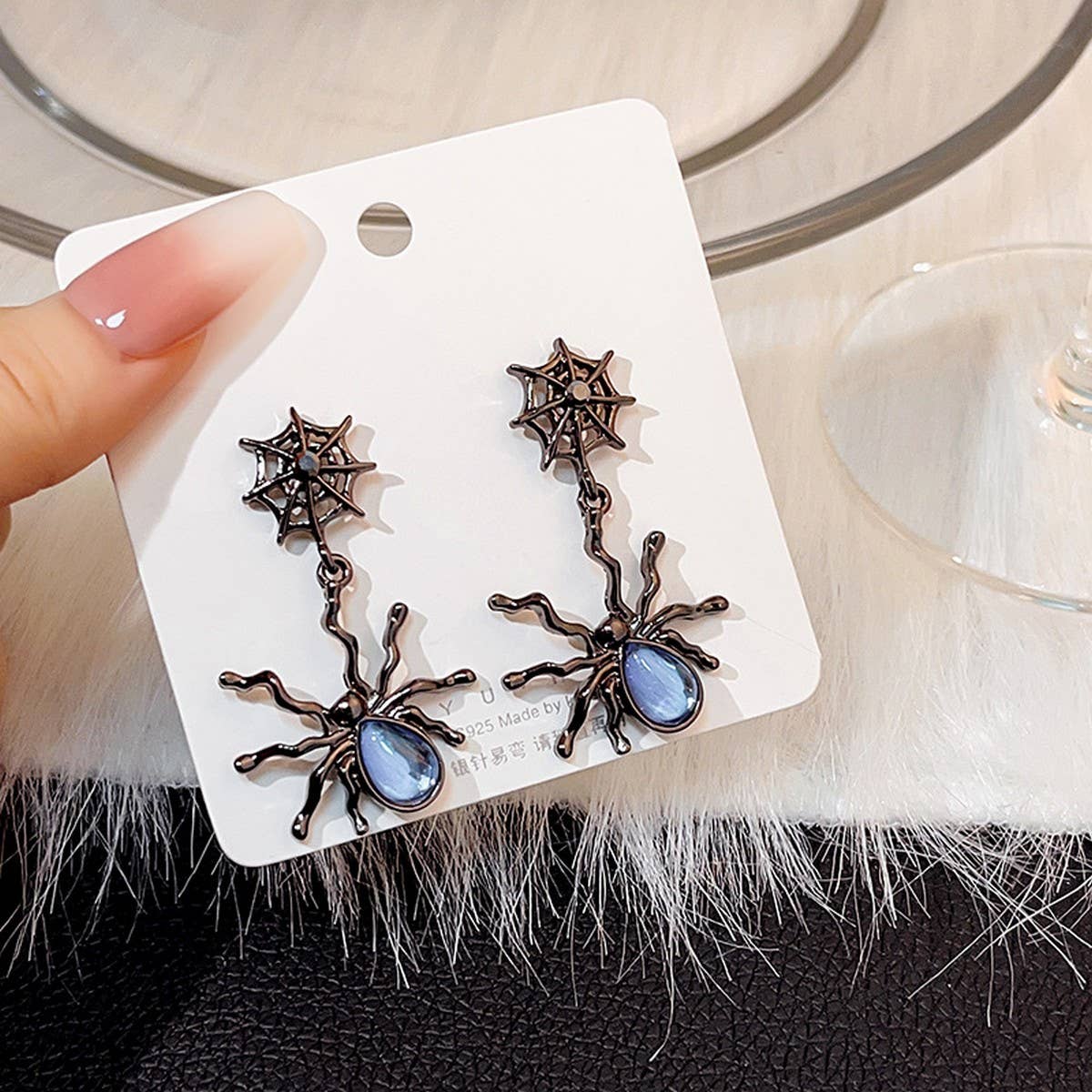 SWEET AND COOL DARK SPIDER PERSONALITY EARRINGS