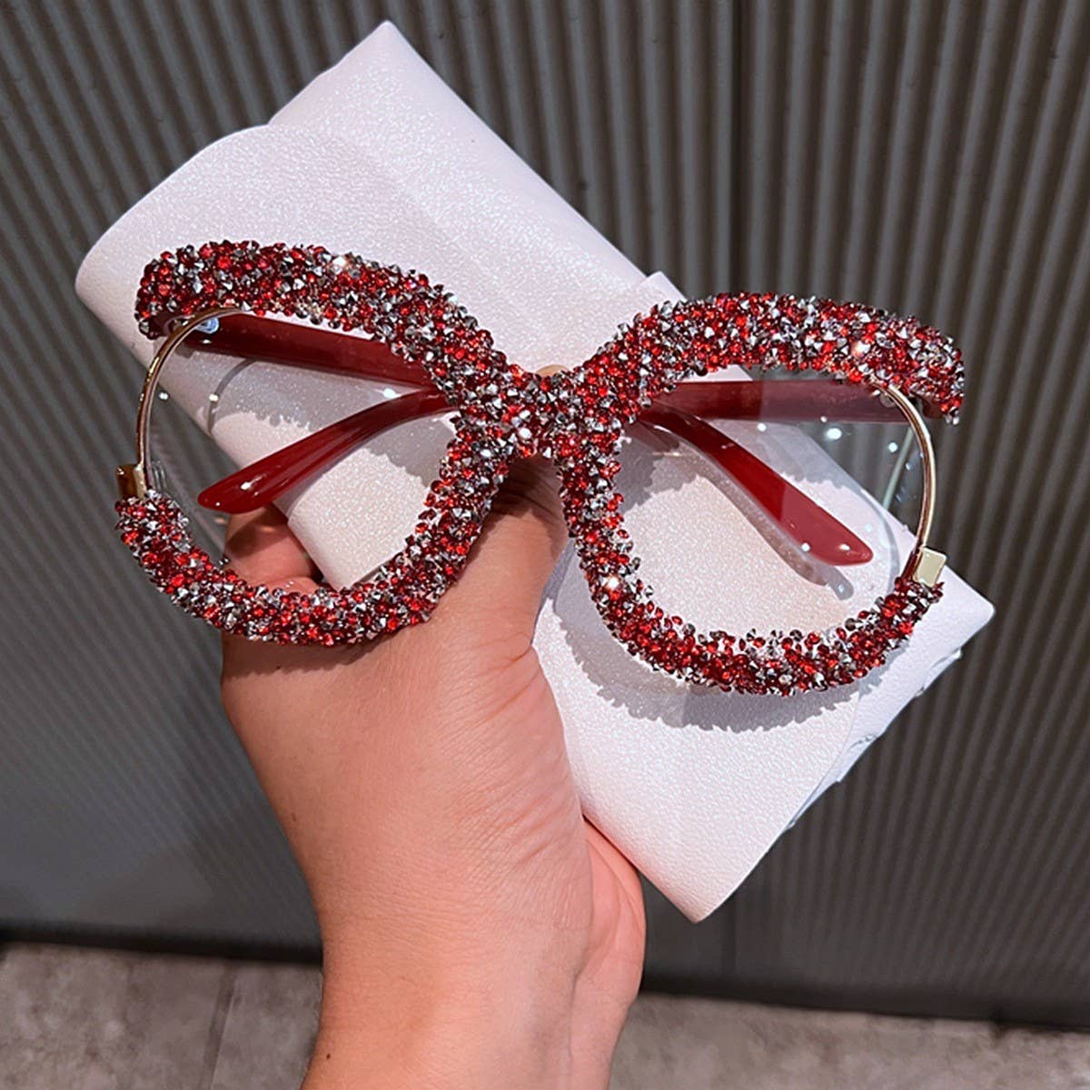 LARGE FRAME FASHIONABLE DIAMOND GLASSES