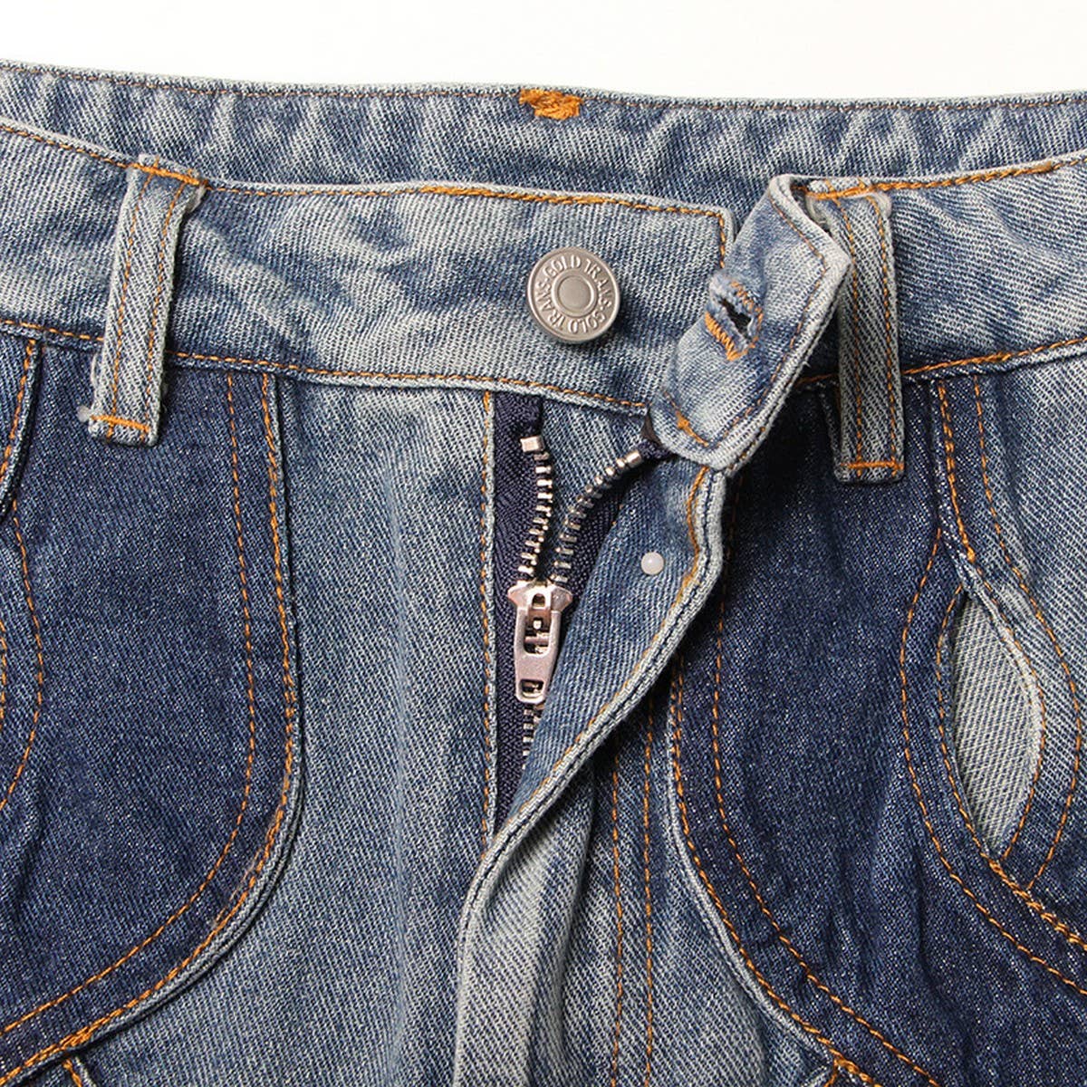 SPLICED CONTRASTING HOLLOW OUT JEANS_CWJP0189