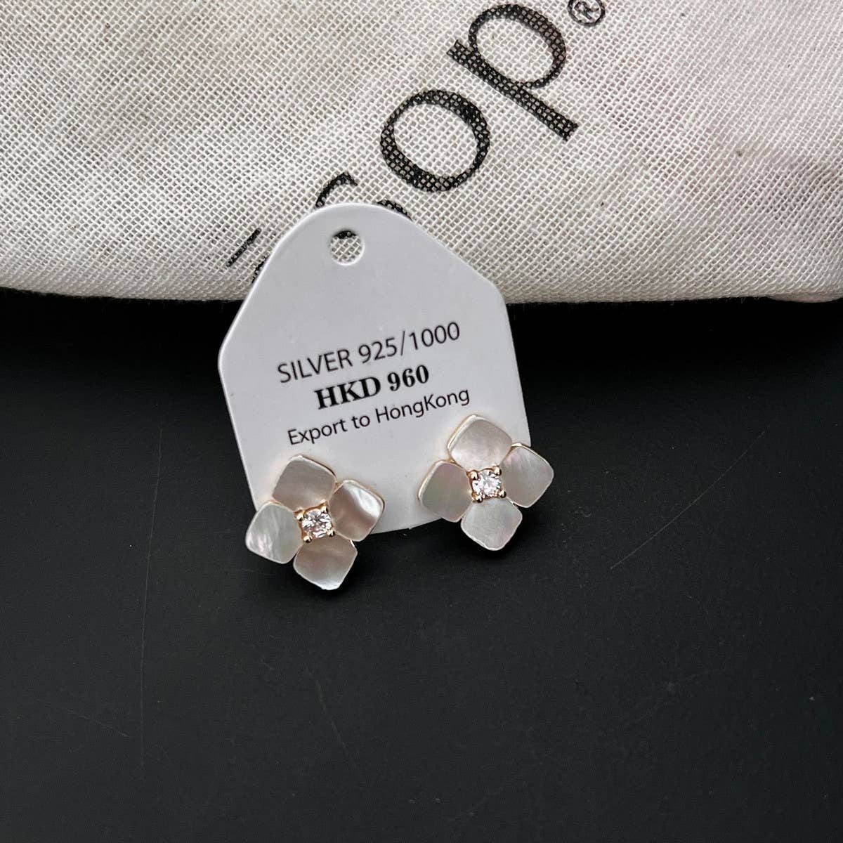 FRESH SHELL FLOWER EARRINGS