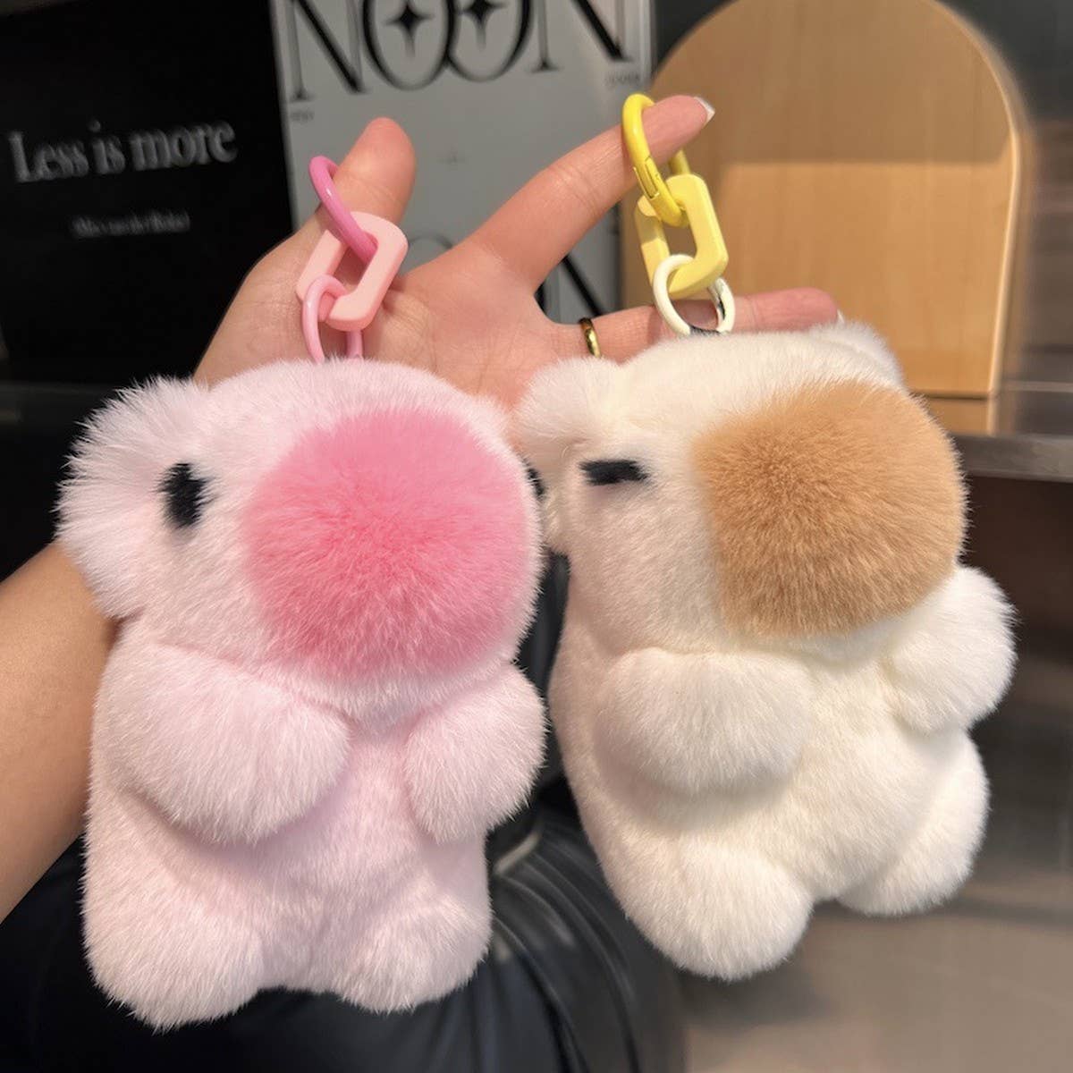 CUTE CAPYBARA PLUSH DOLL CAR KEYCHAIN PENDANT