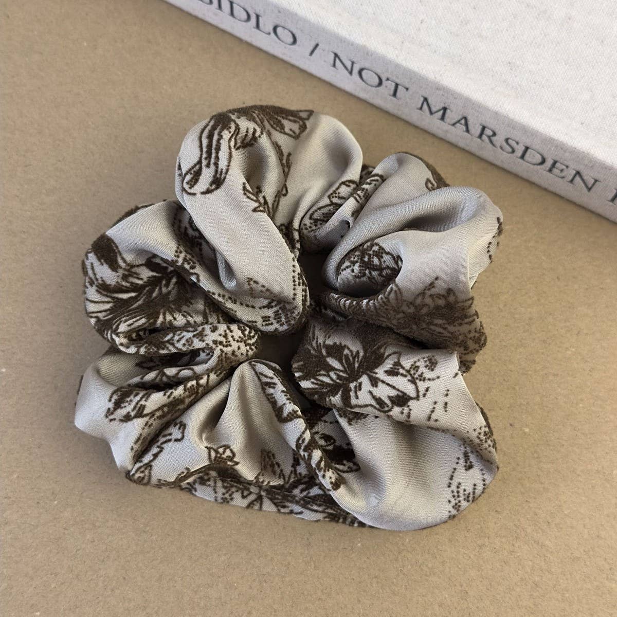 FRENCH RETRO PRINTED LARGE INTESTINE HAIR TIE_CWAHA1290