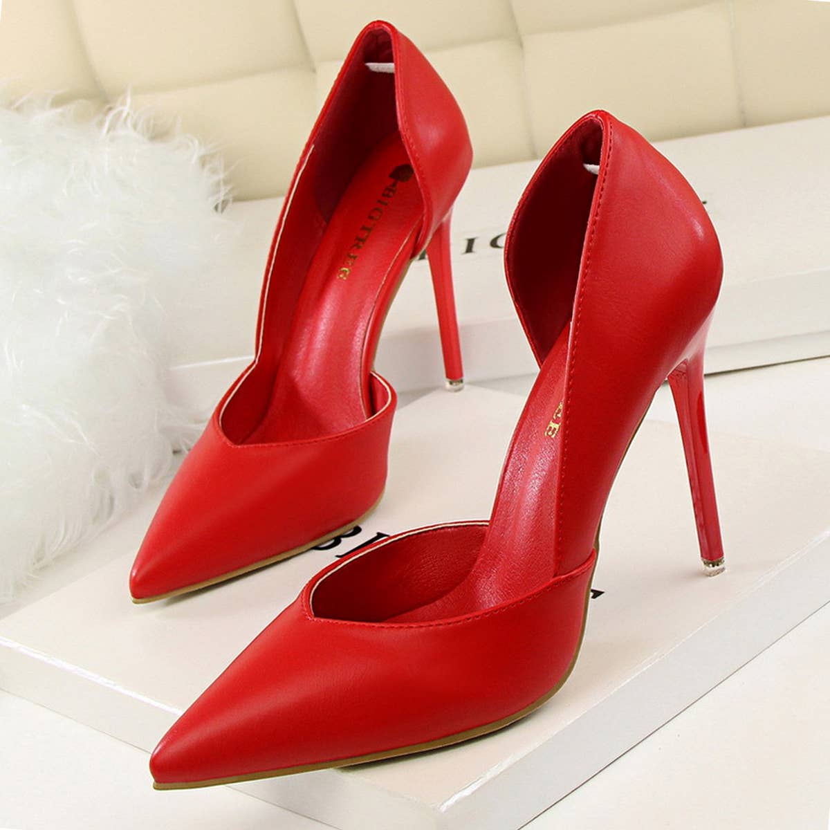 WOMEN SHALLOW-POINTED HOLLOW HIGH-HEELED SHOES