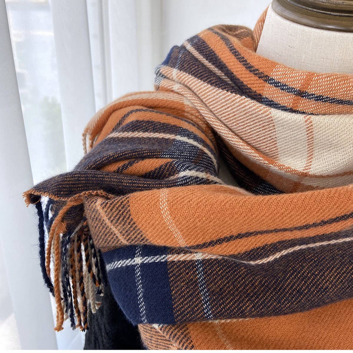 Plaid Tassel Scarf for Women - Retro Winter Warmth_CWASC1454