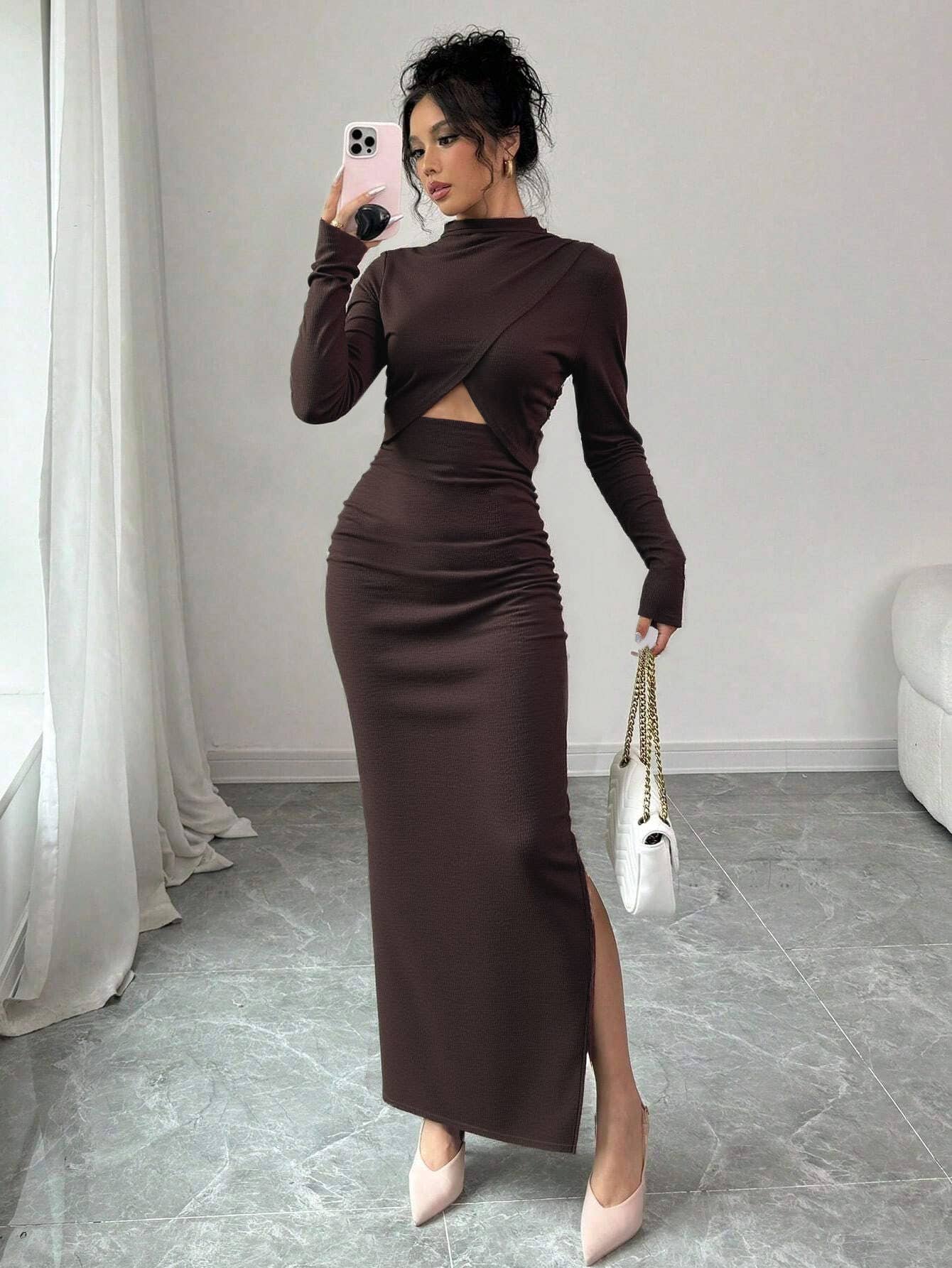 Sexy slit figure-hugging waist-revealing dress