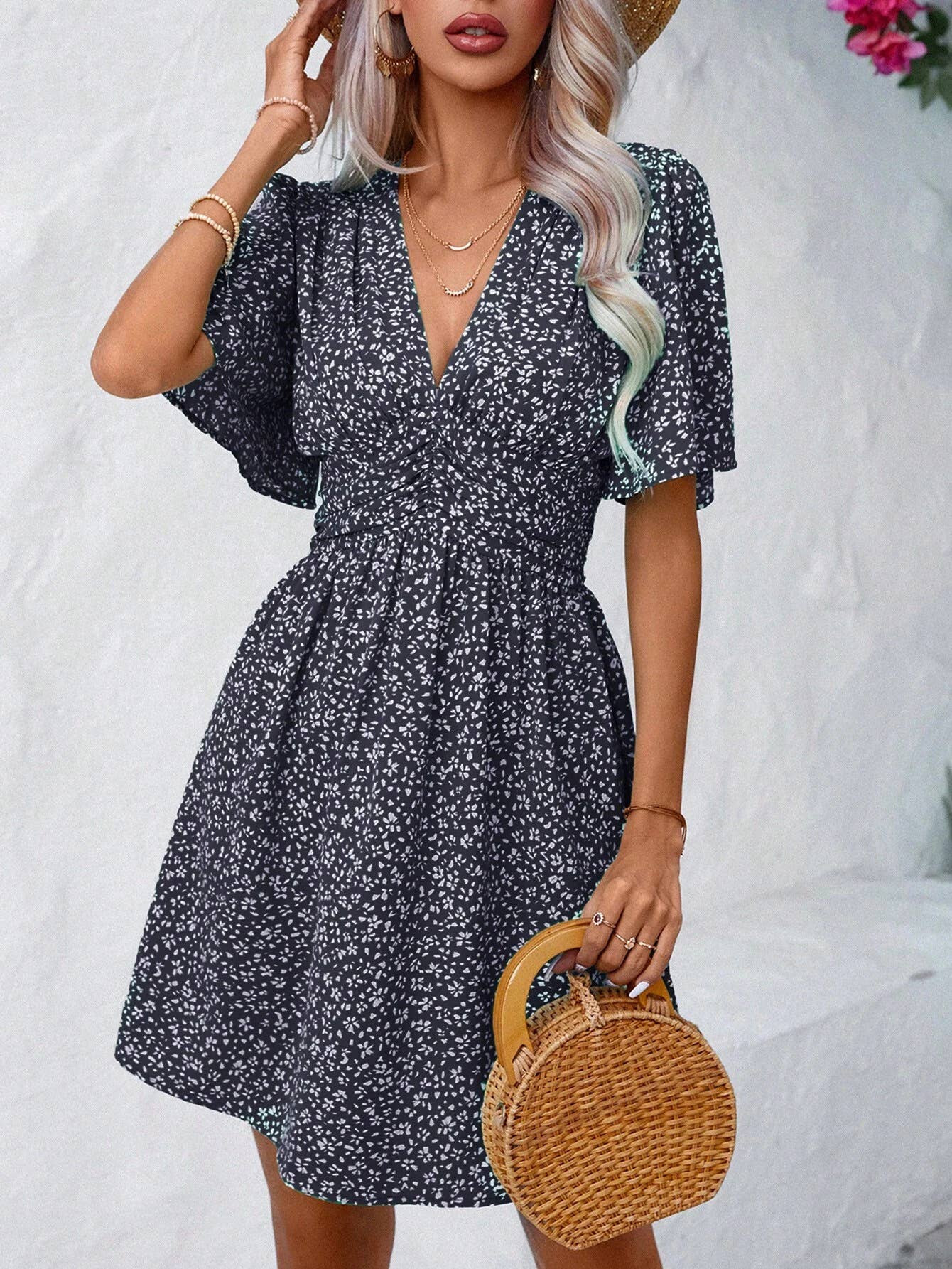 V-neck print high-waisted floral pleat dress
