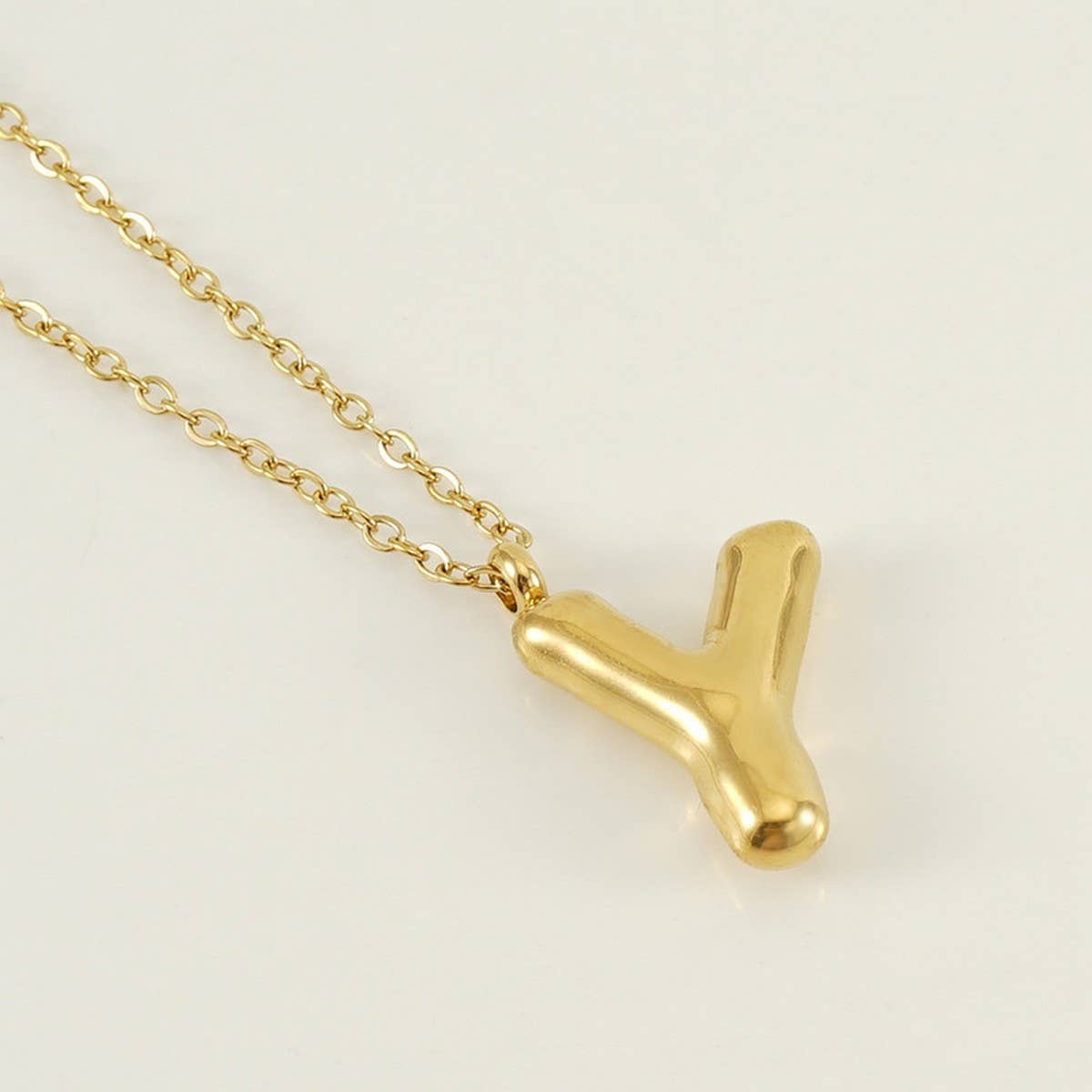 18K GOLD 26 LETTER PENDANT NECKLACE_CWAJE0676