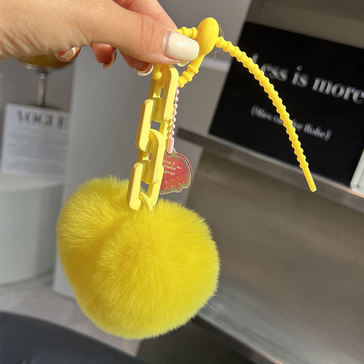 CREATIVE AND EXQUISITE LOVE HEART CHAIN KEYCHAIN