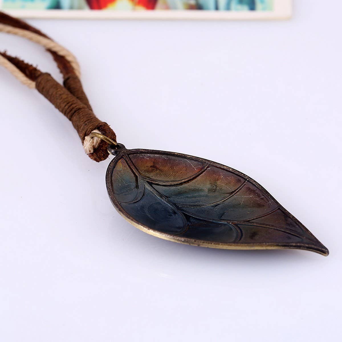 VINTAGE CREATIVE LEAF LEATHER NECKLACE