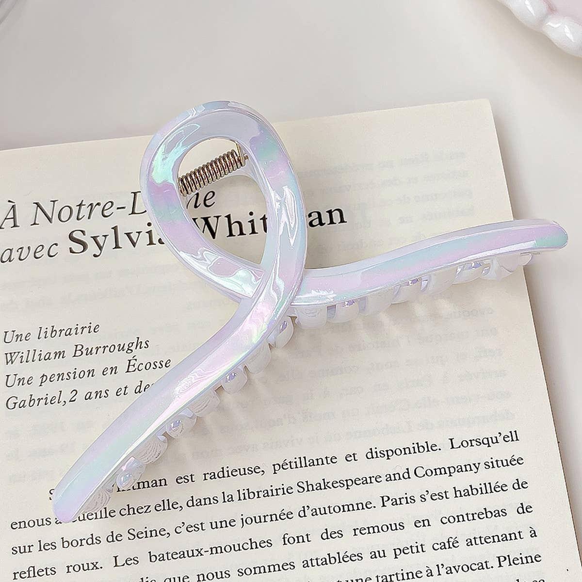 Pearlescent iridescent mermaid princess gripper