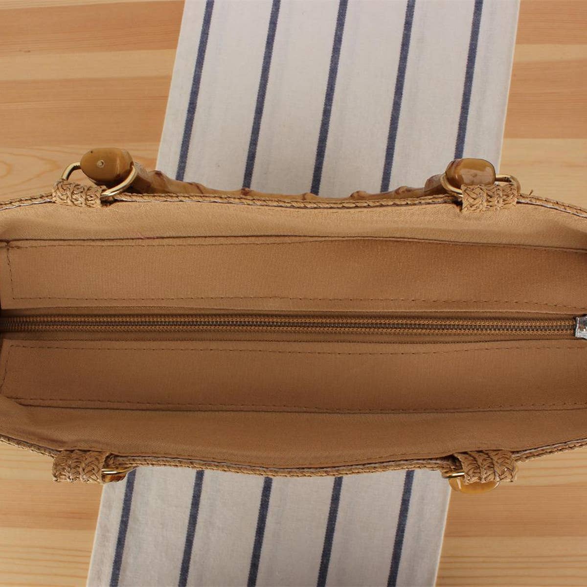 CONTRAST COLOR STRIPED HAND WOVEN BAG_CWAB2092