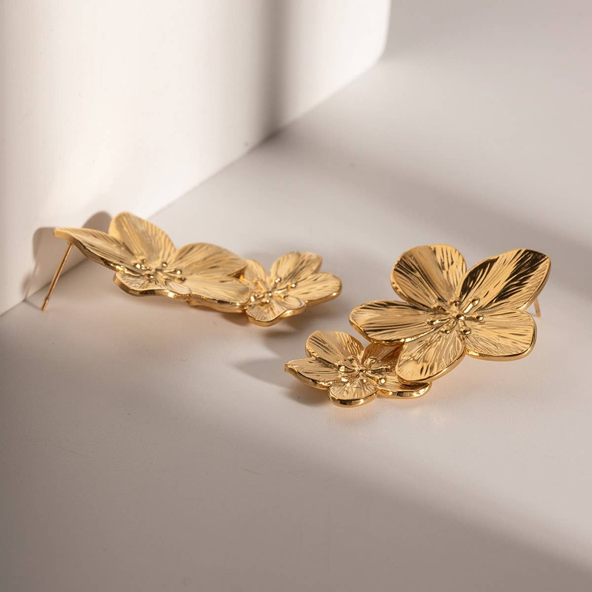 FASHIONABLEANDLUXURIOUSPERSONALITY EARRINGS