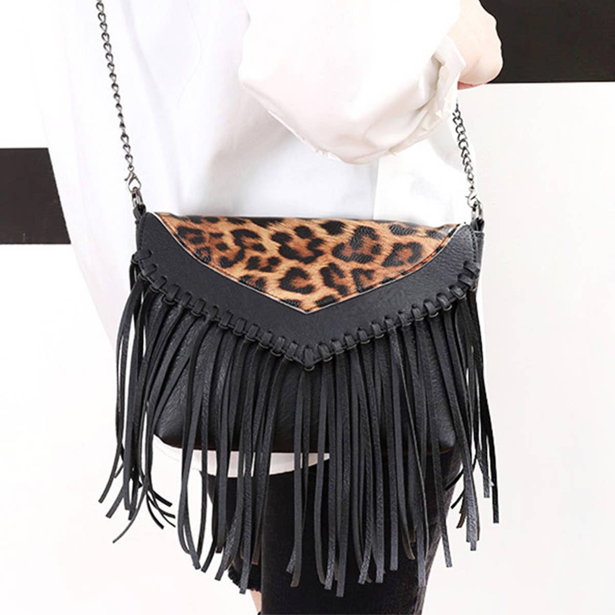 WOMEN LEOPARD TASSEL SHOULDER BAG_CWAB0793