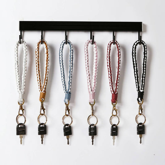 HANDWOVEN PASTORAL RETRO TASSEL KEYCHAIN
