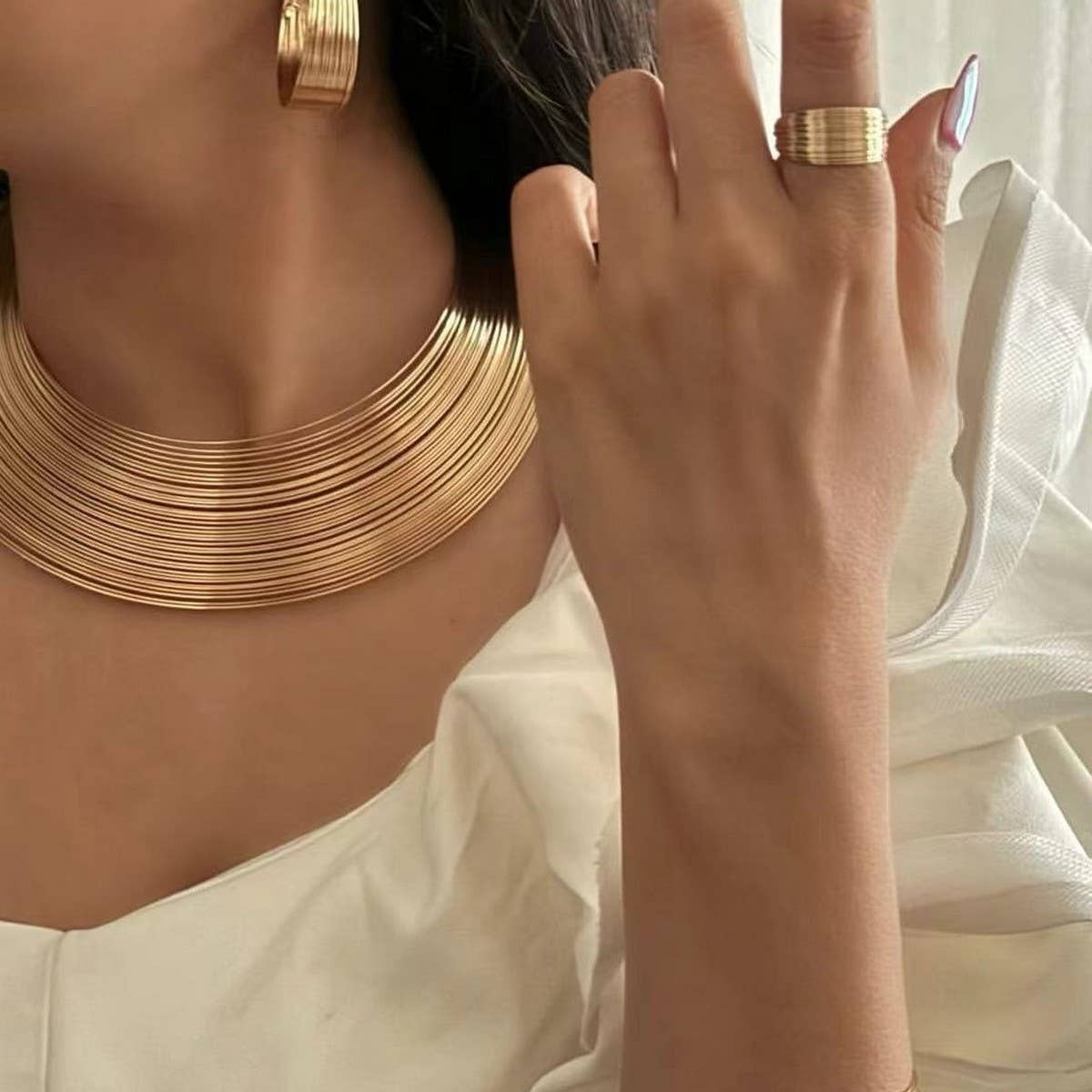 DESIGNER NICHE NECKLACE FOUR-PIECE METAL NECKLACE