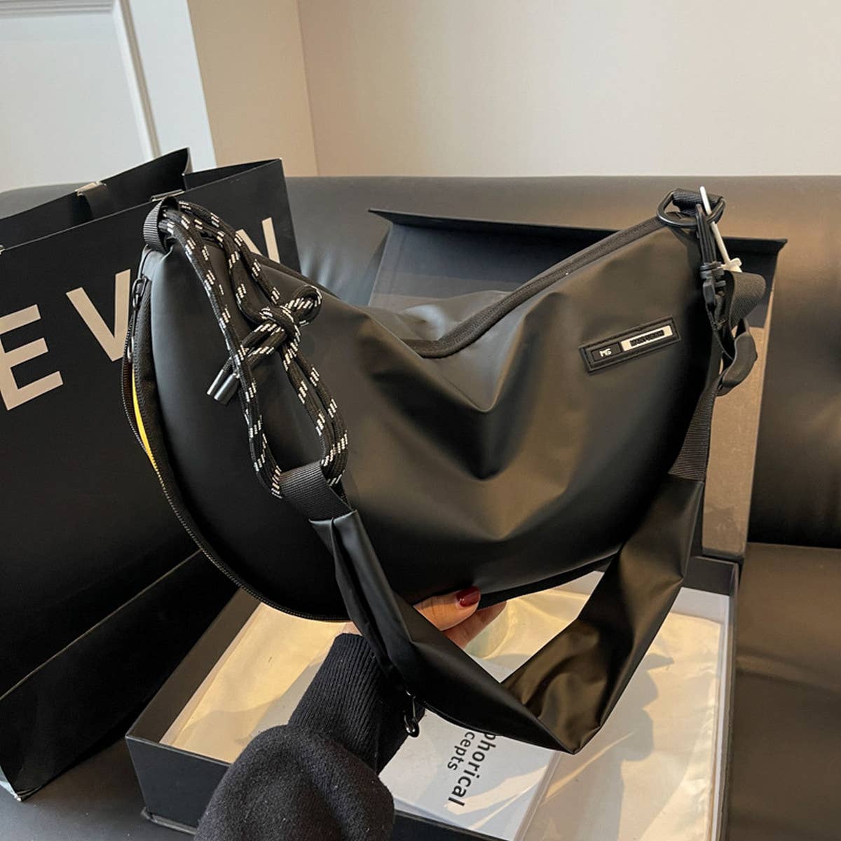 CASUAL SPORTS STYLE SHOULDER BAG_CWAB2079