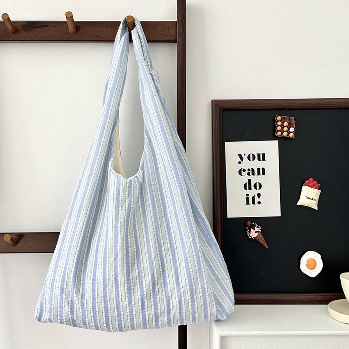STRIPED LIGHTWEIGHT LARGE CAPACITY CANVAS BAG_CWAB3094
