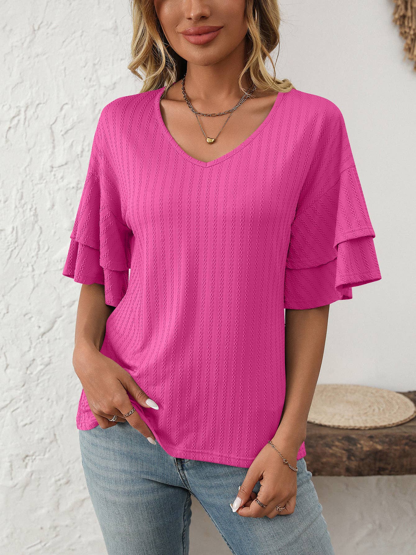 Solid color V-neck T-shirt with lotus sleeves