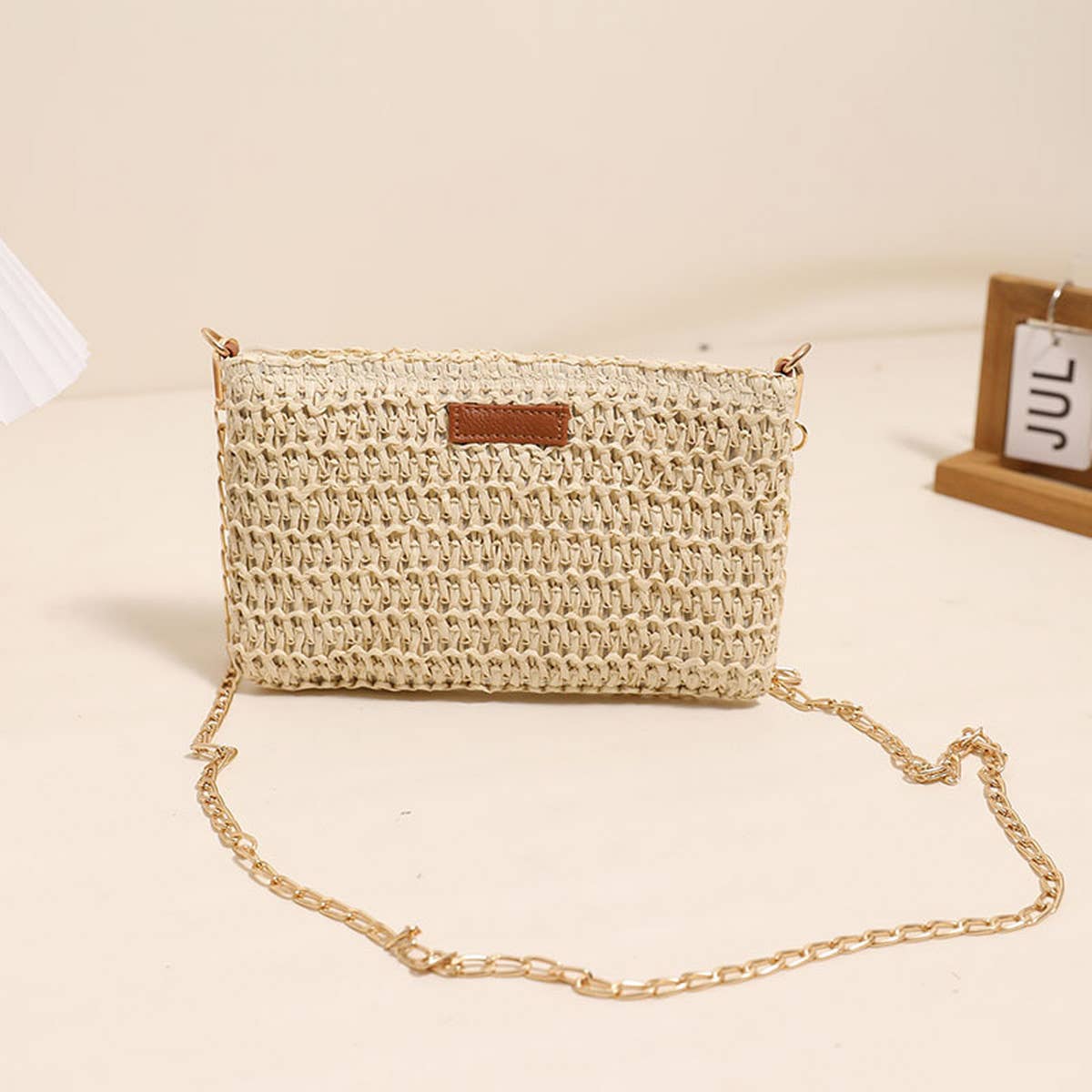 SOLID COLOR SQUARE CLUTCH WOVEN BAG_CWAB1871