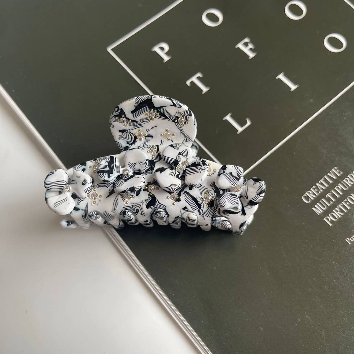 Vintage Rhinestone Acetate Floral Claw Hair Clip_CWAHA1346