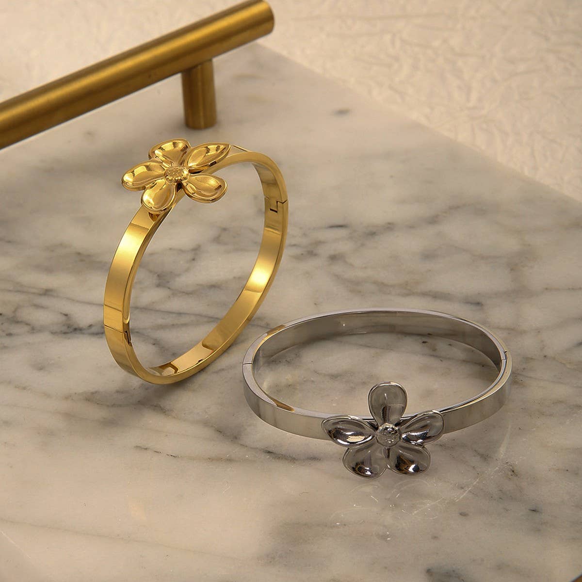 Creative Flower Bracelet in Stainless Titanium