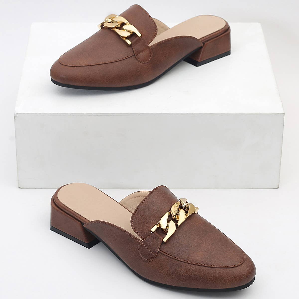 VERSATILE ROUND TOE PLUS SIZE MULES