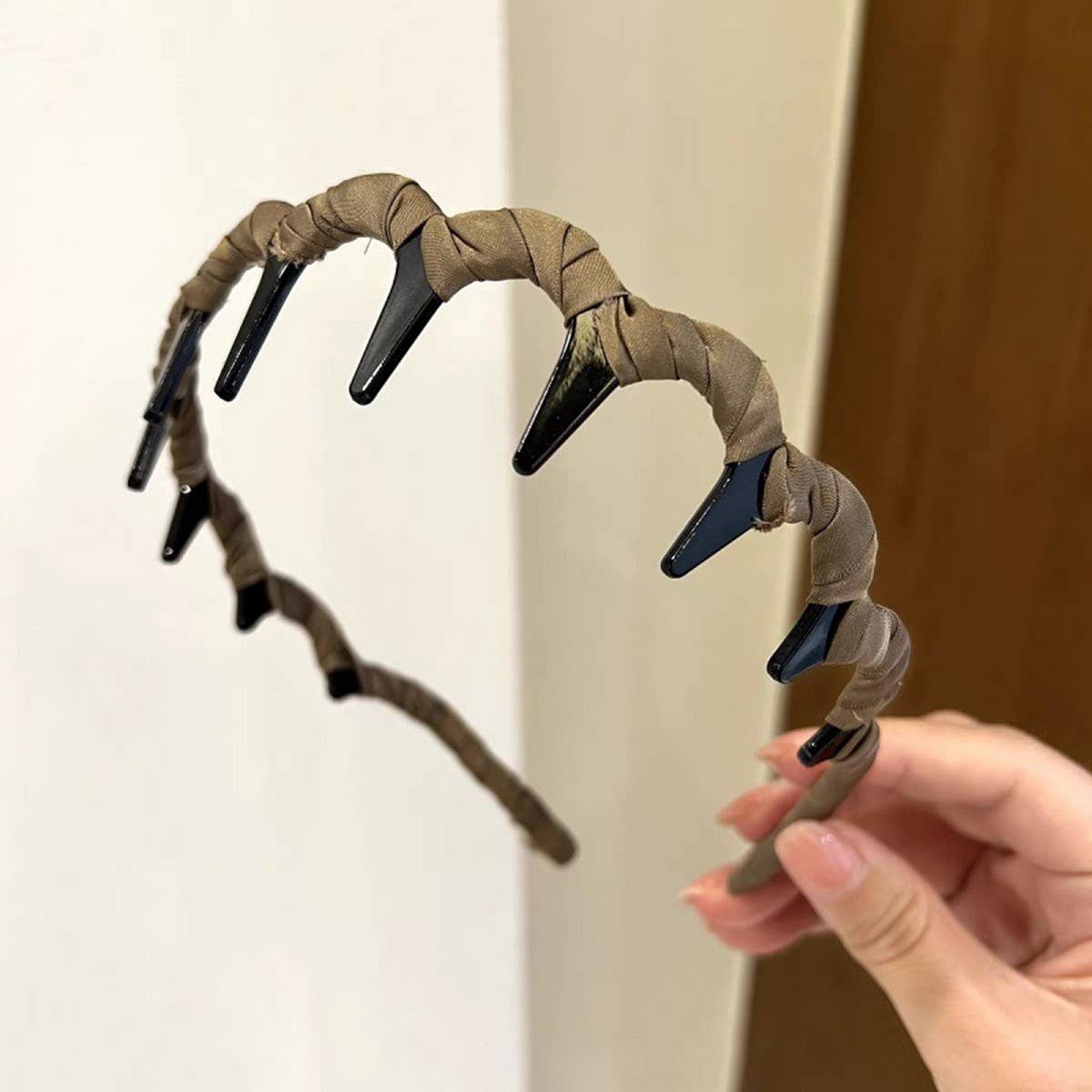 SIMPLE NON-SLIP TOOTHED WAVY HEADBAND_CWAHA2844