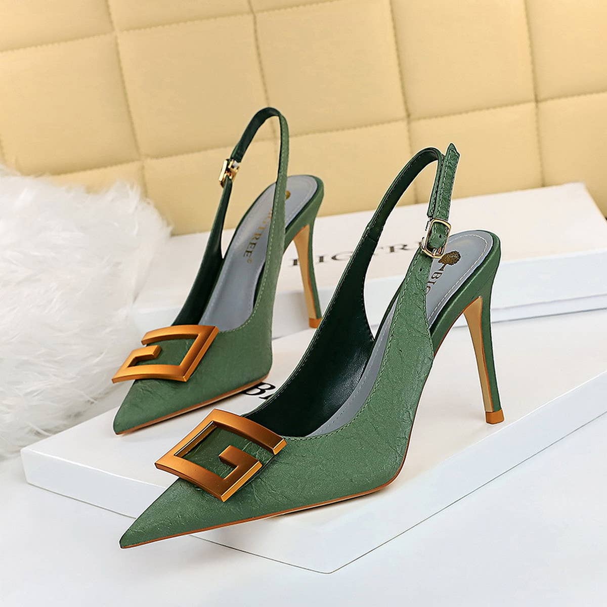 POINTED TOE BACK STRAP HOLLOW HIGH HEELS_CWSHH0095