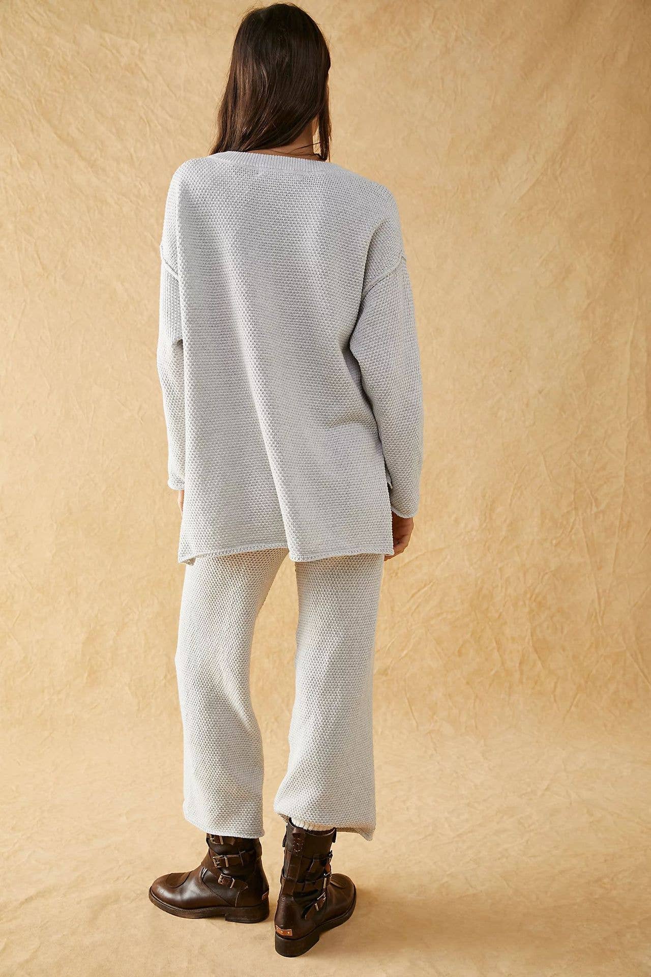 KNIT V-NECK BLOUSE AND SLACKS TWO-PIECE SET