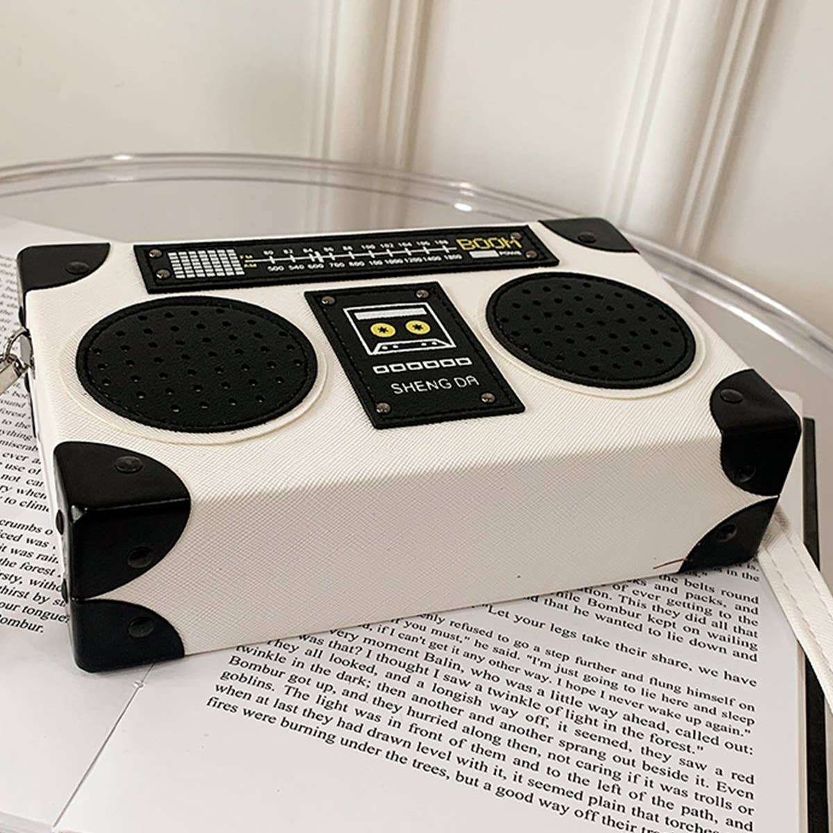 RETRO RADIO BOX-SHAPED MESSENGER BAG_CWAB0985