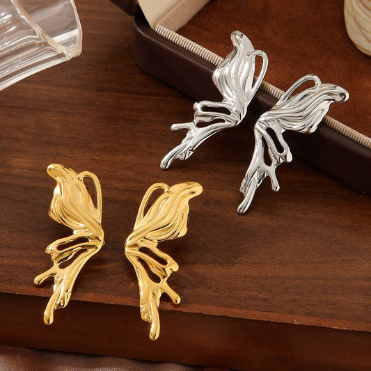BUTTERFLY 3D 18K GOLD ASYMMETRICAL EARRINGS_CWMM3616