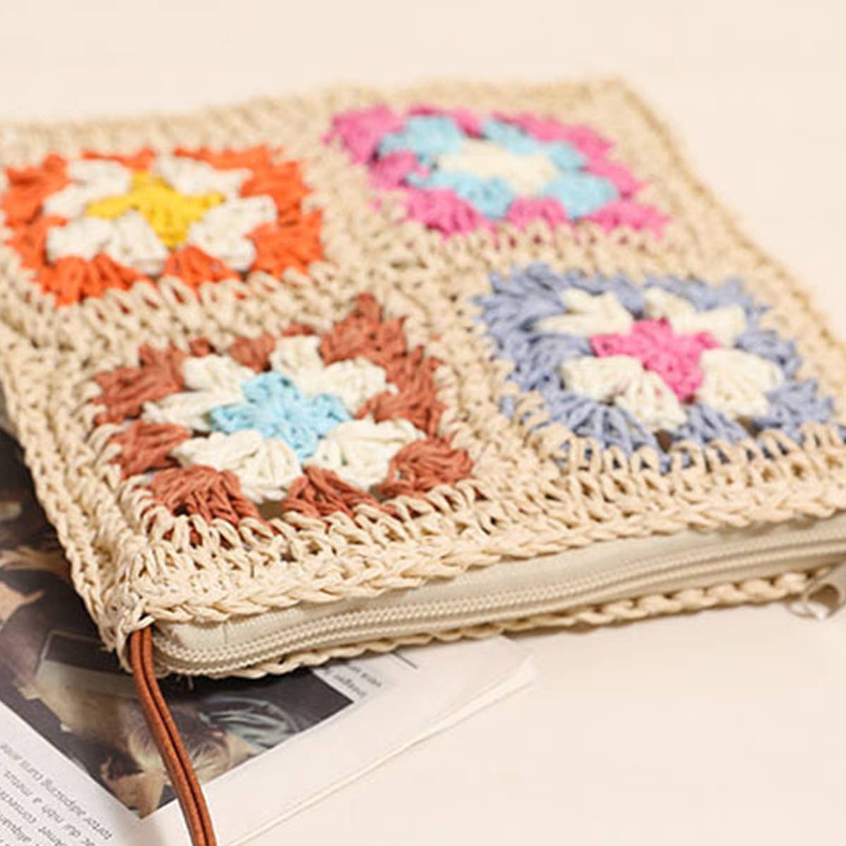 RETRO SQUARE HOLLOW FLOWER CROSSBODY STRAW BAG_CWAB1863