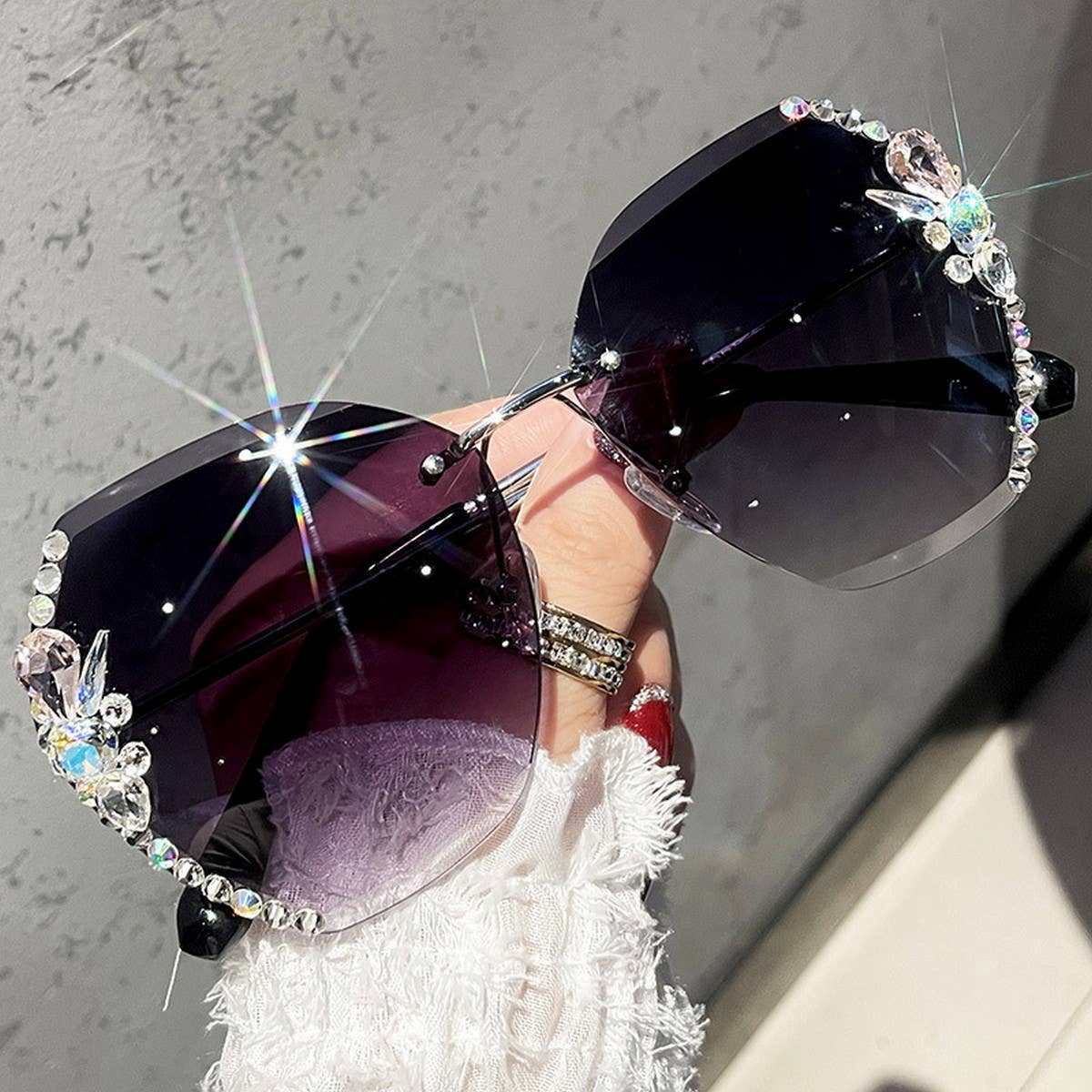 WOMEN FASHION RHINESTONE SUNGLASSES
