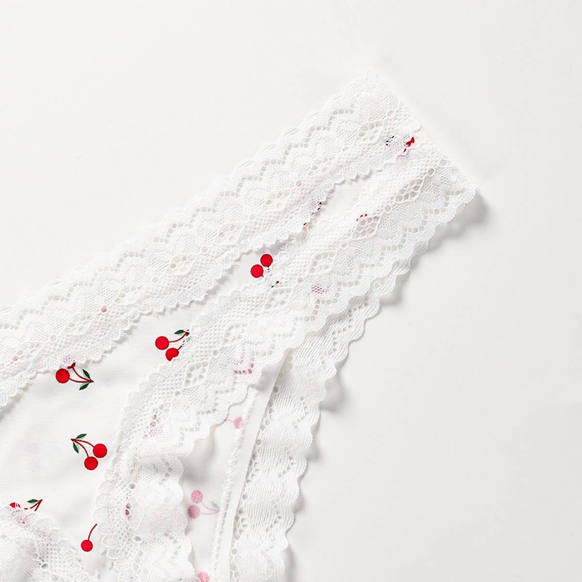 LIGHTWEIGHT BREATHABLE LACE THONG UNDERWEAR