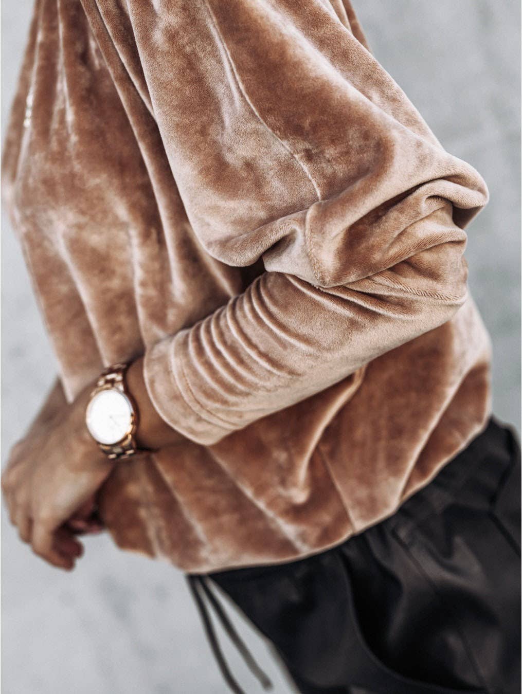 SIMPLE CASUAL LONG-SLEEVED CANARY SWEATSHIRT