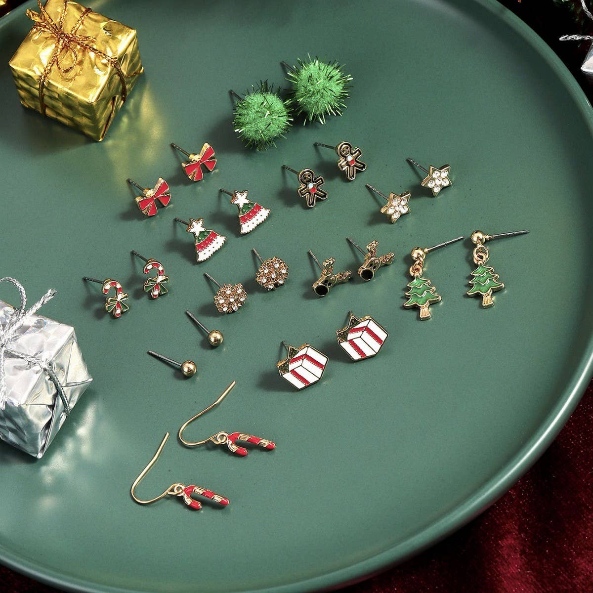 CREATIVE PENDANT DESIGN CHRISTMAS EARRINGS SET