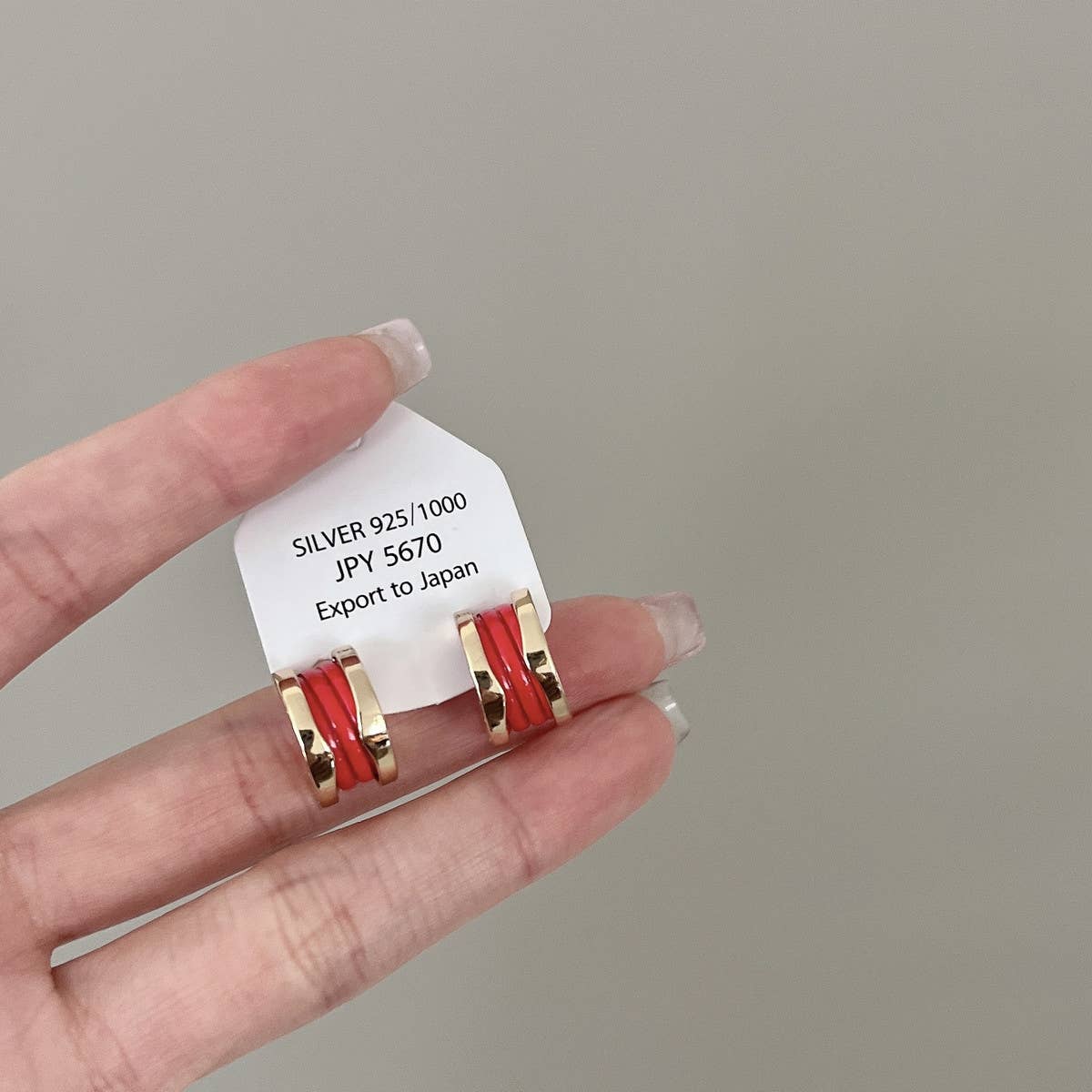 LIGHT LUXURY RED C-SHAPED EARRINGS