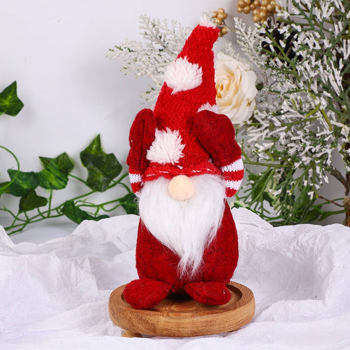 CHRISTMAS DECORATIONS SNOWFLAKE HAT FIGURINE