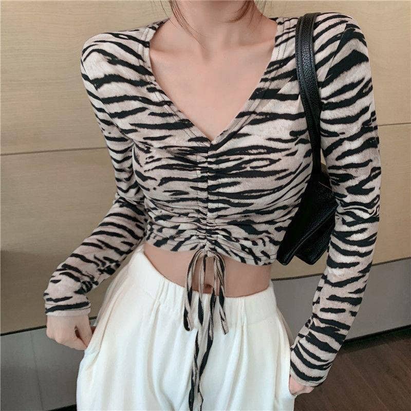 SLIM FIT ZEBRA-PRINT SHORT LONG-SLEEVED TOP