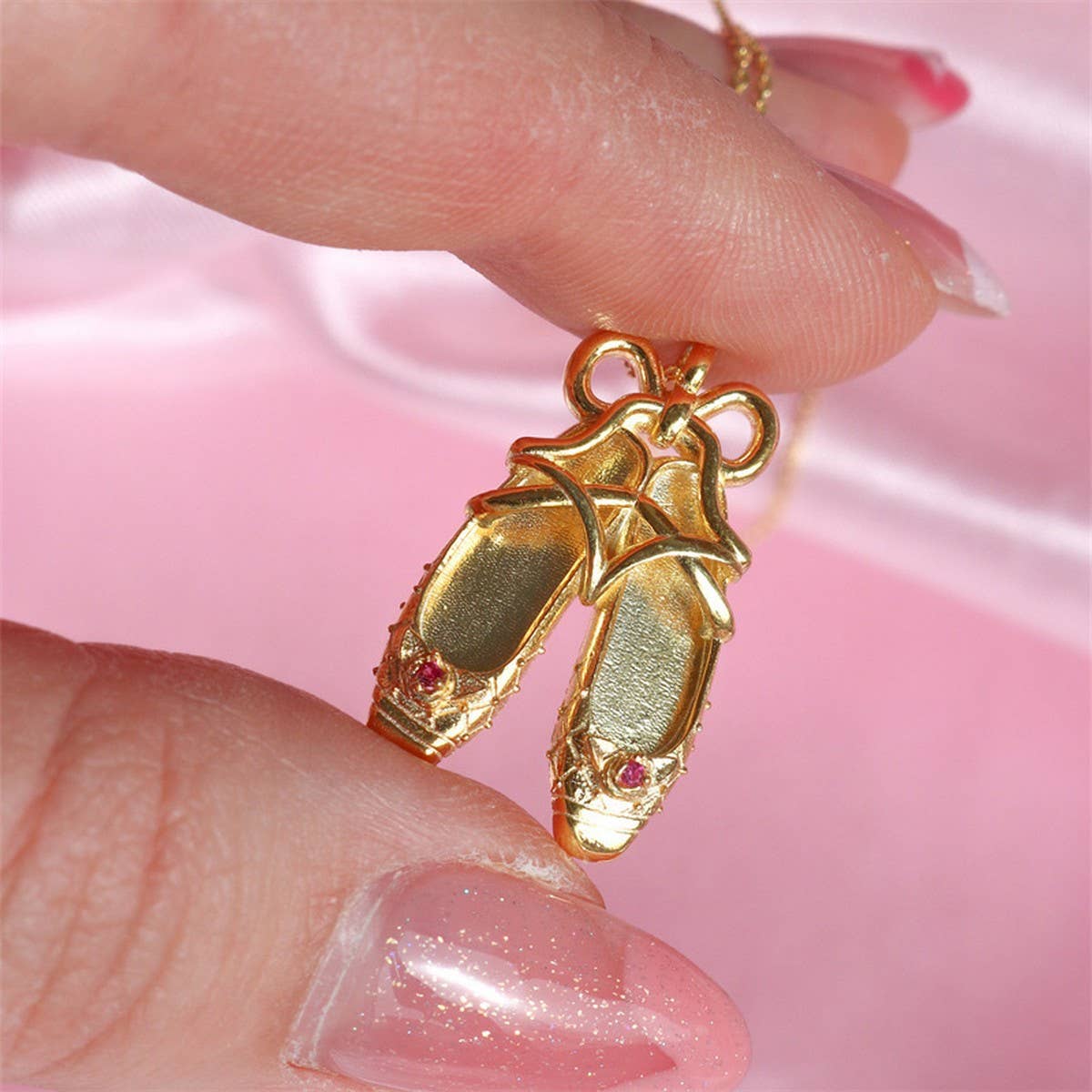 NEW CREATIVE BALLET SHOES PENDANT NECKLACE