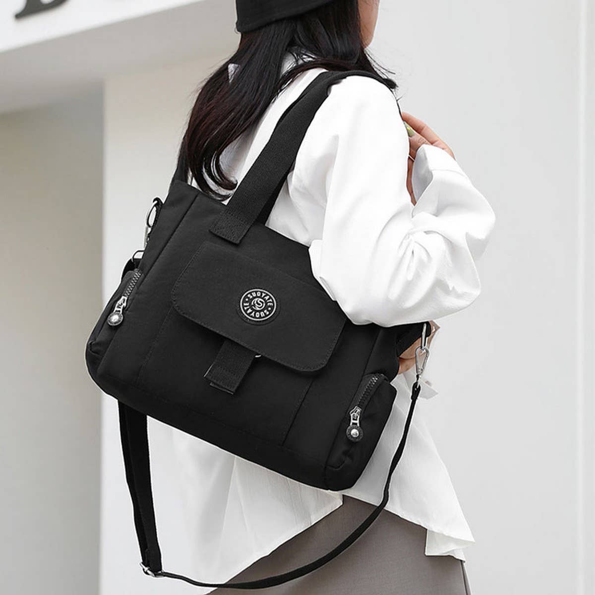 SIMPLE LARGE CAPACITY NYLON SHOULDER BAG_CWASC1787