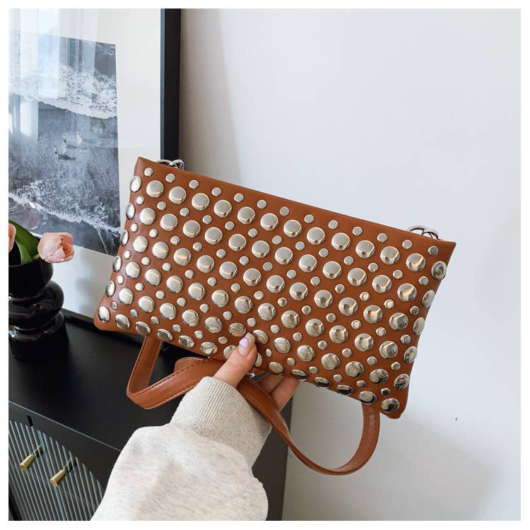 Personalized trendy riveted single-shoulder bag