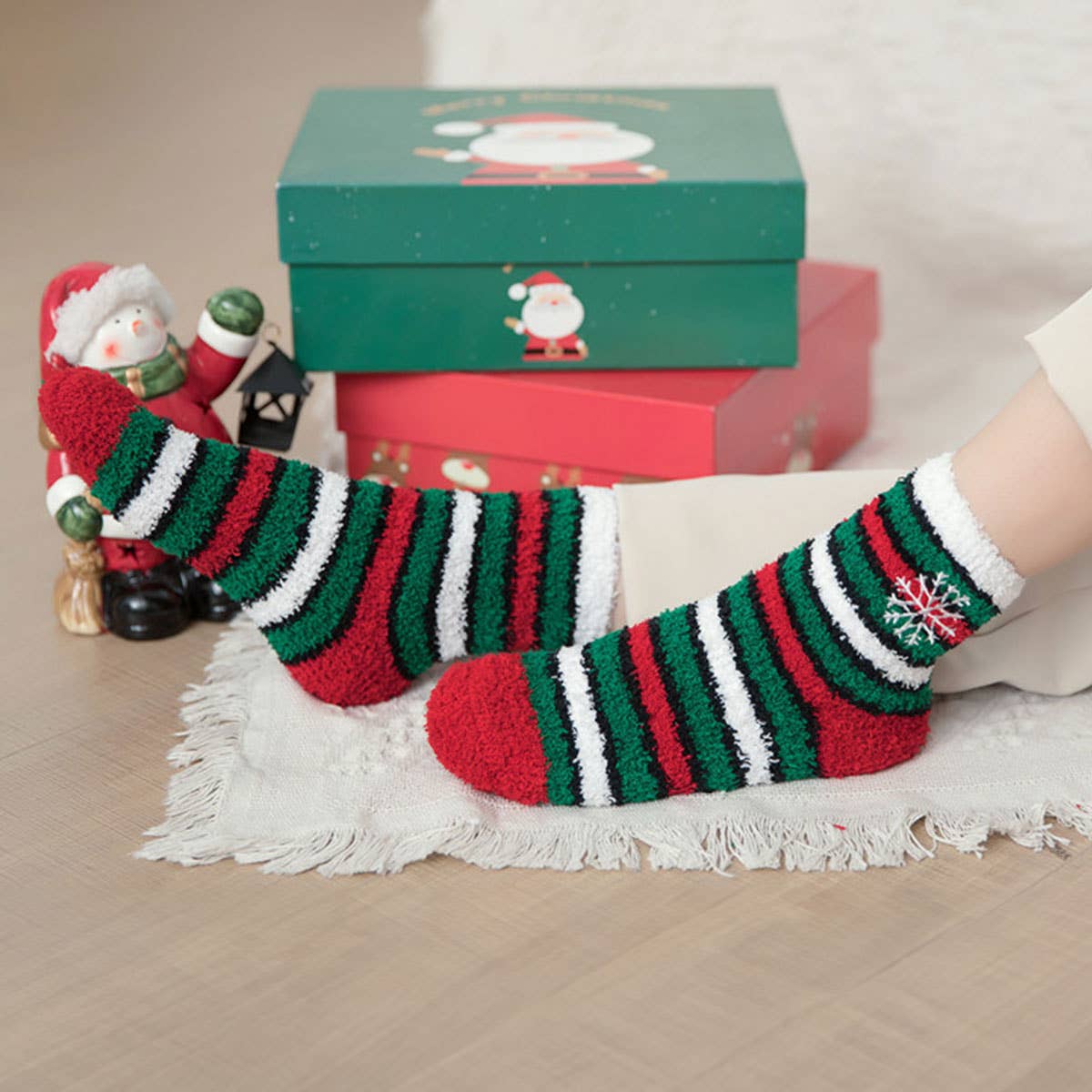 CHRISTMAS EMBROIDERY COZY SOCKS FOR WOMEN